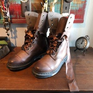 EUC Dr Martens Aimilita Dark Brown